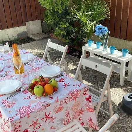 Azzurra House Apartmán *